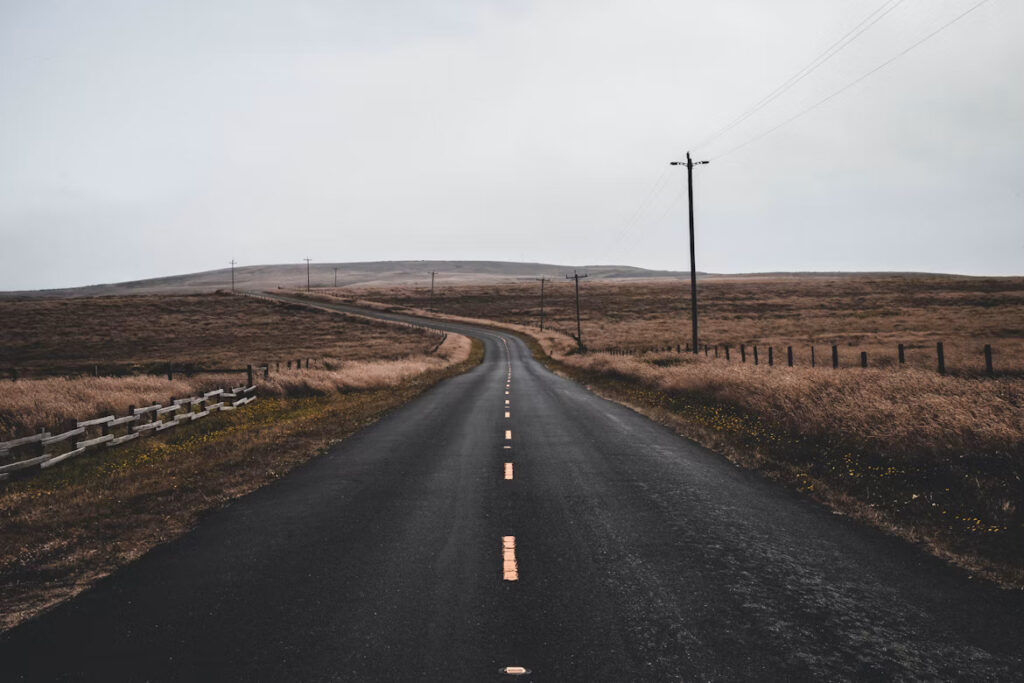 A picture of an empty road to illustrate the topic of the blog, which is boosting website traffic.
